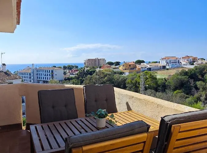 Апартаменты Riviera Serenity Escape - Sea View